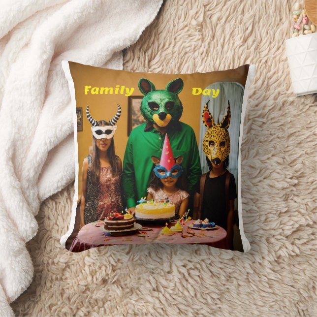 FAMILY DAY CUSHION (Blanket)