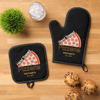 Family hand tossed pizza pizzeria oven mitt & pot holder set