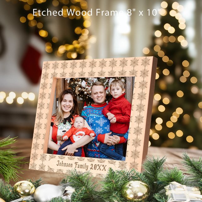 Family Name Snowflake Xmas Pattern 10x8 Wooden Etched Frames (Family Name Snowflake Xmas Pattern 10x8 Wooden Etched Frames)