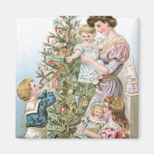 Family with Christmas Tree Magnet