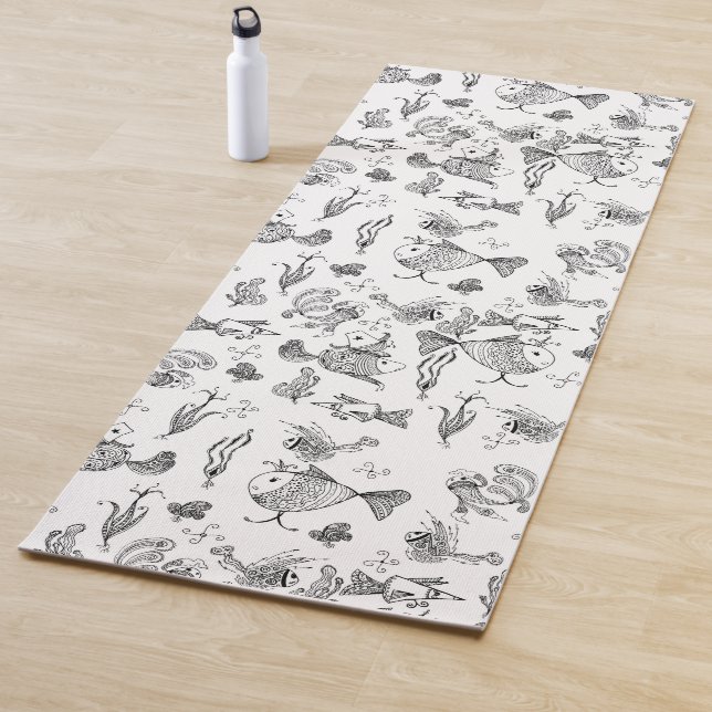 Fantasy sketched fishes creachers plants leaves se yoga mat (In Situ)