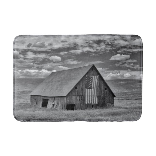 Farms | BW American Flag Barn Scene Bath Mat (Front)