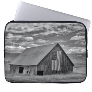 Farms BW American Flag Barn Scene Laptop Sleeve