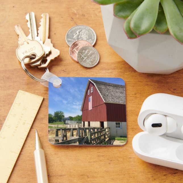 Farms | Red Barn With American Flag Key Ring (Desk)