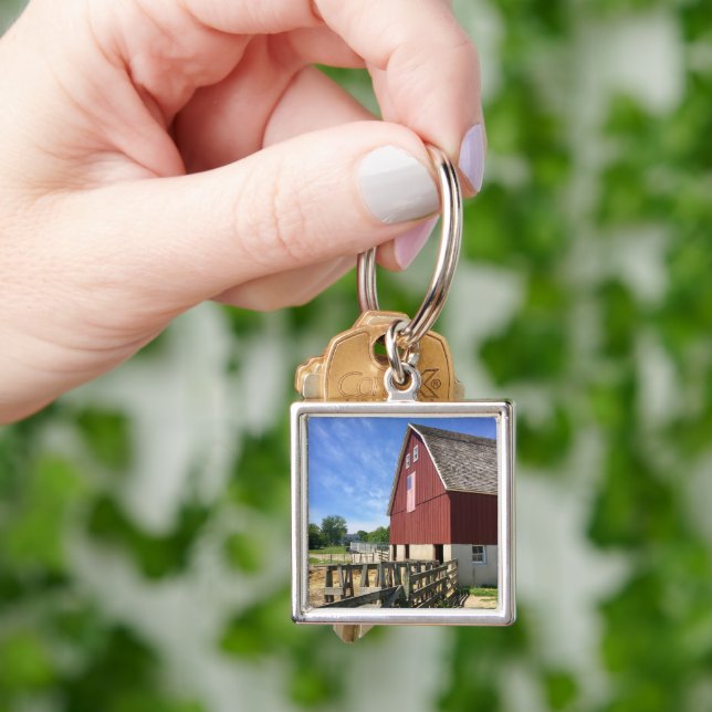 Farms | Red Barn With American Flag Key Ring (Hand)