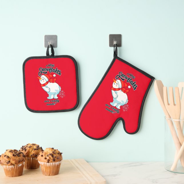 Farting Snowman How Snowflakes Are Really Made Oven Mitt & Pot Holder Set (Insitu(Hanging))