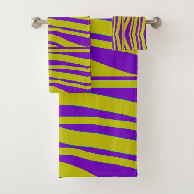 Faux Fantasy Animal Print  Bath Towel Set (Insitu)