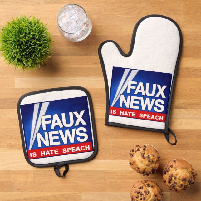 Faux News Oven Mitt & Pot Holder Set (Top Down)