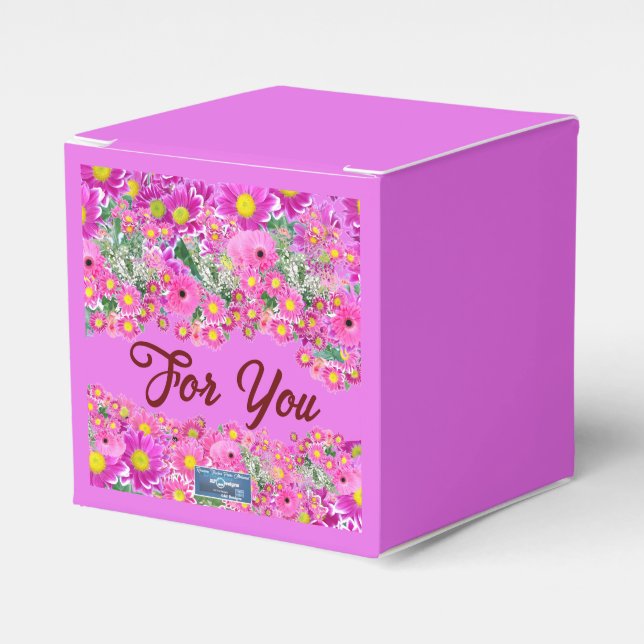 Favour Box Cube (Pink Flower Mix) RFPMDesigns©️202 (Front Side)