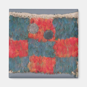 Feathered cape magnet