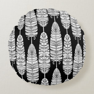 Feathers boho: black and white pattern round cushion