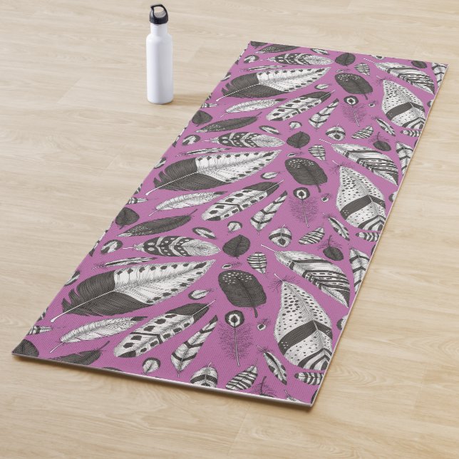 Feathers pattern yoga mat (In Situ)