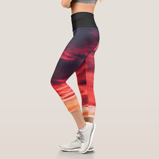 feline wave capri leggings (Left)