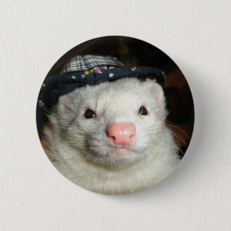 ferret and the hat 6 cm round badge