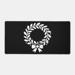 Festive Christmas wreath Classic Desk Mat