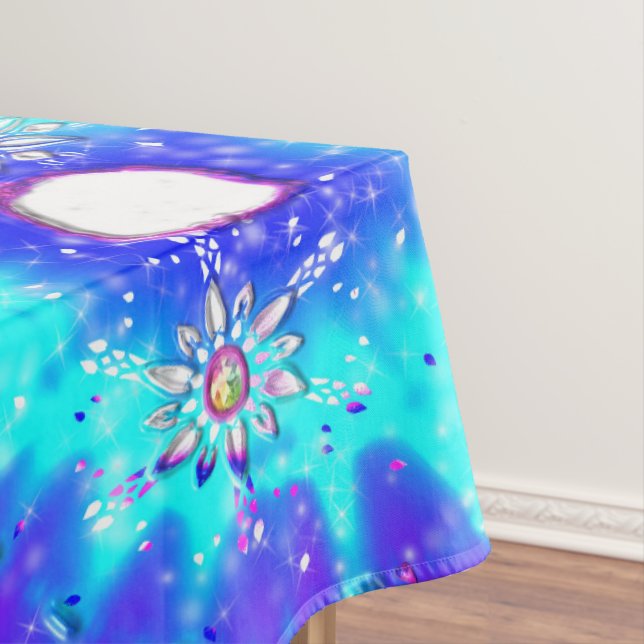 Festive snowflakes tablecloth (In Situ)