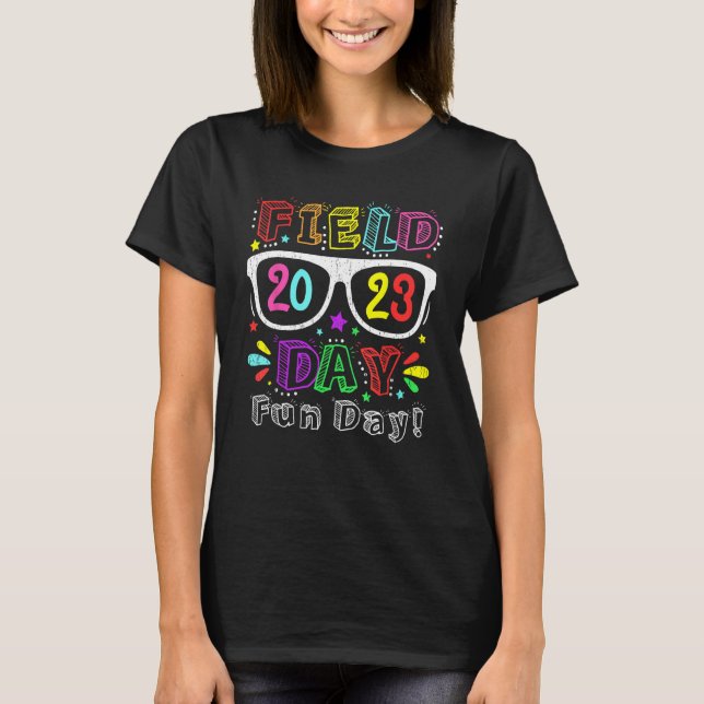 Field Day Fun Day 2023 Groovy School Trip Teacher  T-Shirt (Front)