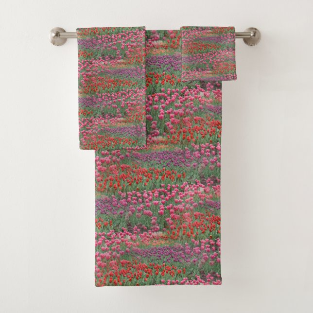 Field Of Tulips Bath Towel Set (Insitu)
