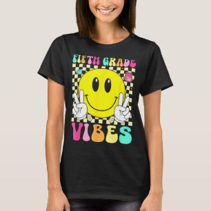 Fifth grade vibes retro smile face back to school T-Shirt