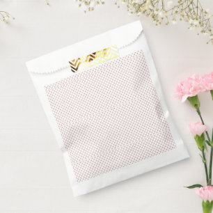 Fine, repeating, diamond-shaped mesh pattern with favour bag