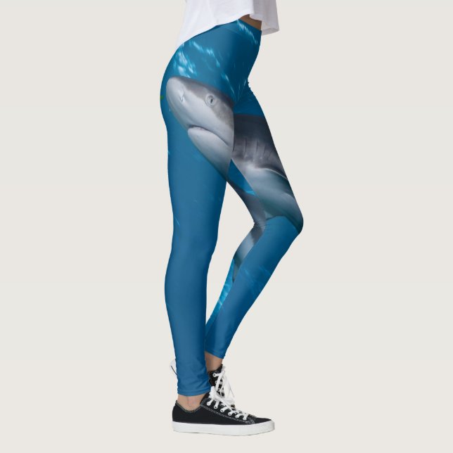 Fins Fin : Reef shark with cute pilot fish Leggings (Right)