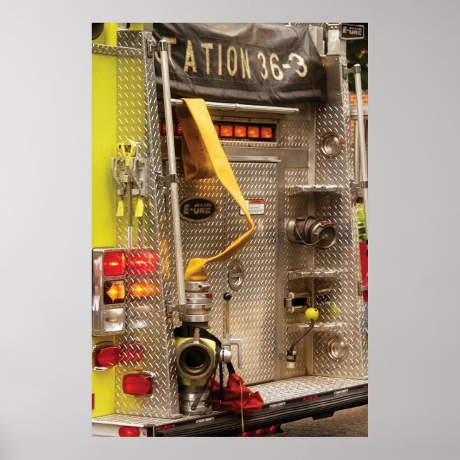Fireman - Station - 36-3 Poster (Front)
