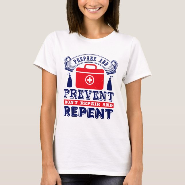 First aid saves lives T-Shirt (Front)