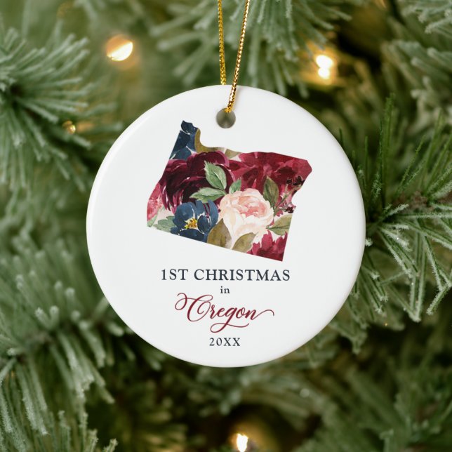 First Christmas In Oregon Personalised Moving Gift Ceramic Ornament (Tree)