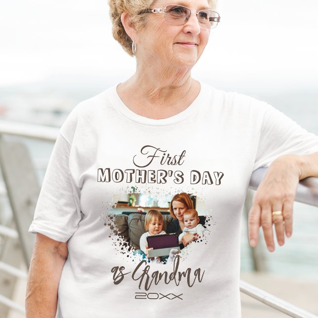  First Mother's day as grandma Heart photo T-Shirt (Creator Uploaded)
