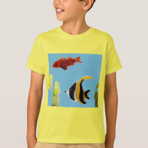 Fish Art swimming in the sea T-Shirt