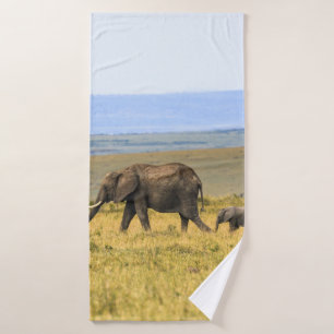 FIVE ELEPHANTS ON BROWN GRASS BATH TOWEL
