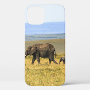 FIVE ELEPHANTS ON BROWN GRASS iPhone 12 CASE