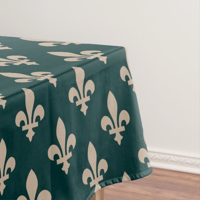 Fleur de Lis Pattern, Royal French Cream on Green Tablecloth (In Situ)