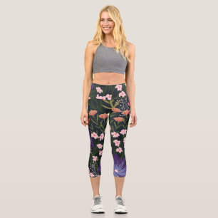 Floral And Glamour Seamless Pattern Natural colour Capri Leggings