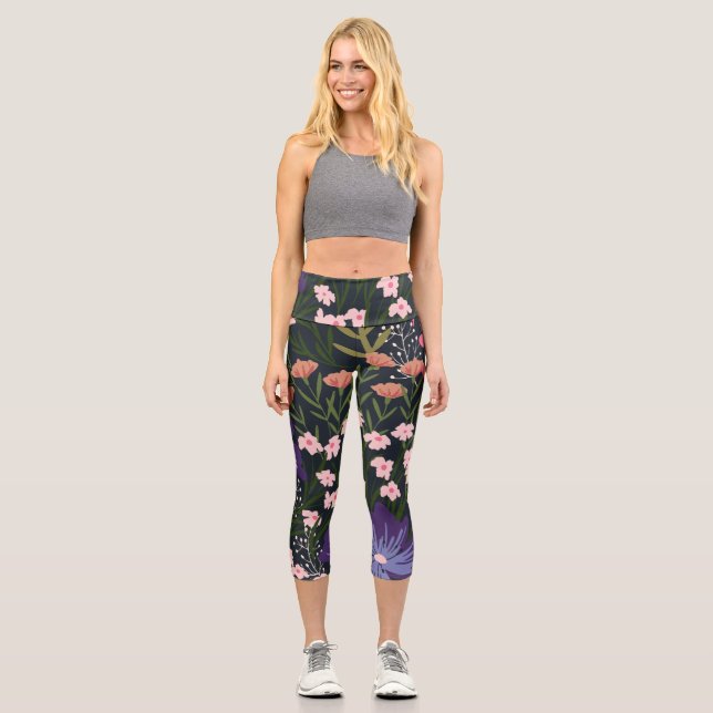 Floral And Glamour Seamless Pattern Natural colour Capri Leggings (Front)