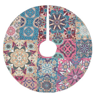 Floral patchwork: vintage chequered pattern. brushed polyester tree skirt