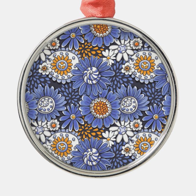 Floral pattern metal tree decoration (Front)