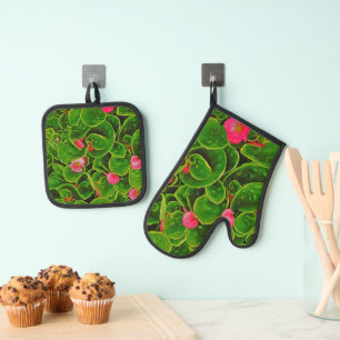 FLORAL/ PINK BEGONIA Oven Mitt and Pot Holders Oven Mitt & Pot Holder Set