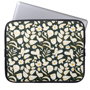 Floral seamless pattern with butterflies and bugs. laptop sleeve