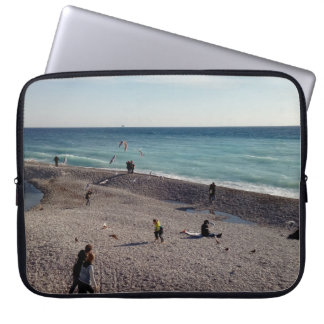 Flow motion laptop sleeve