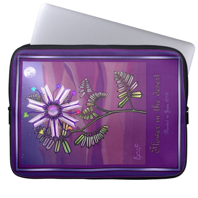 Flower in the desert laptop sleeve (Front)
