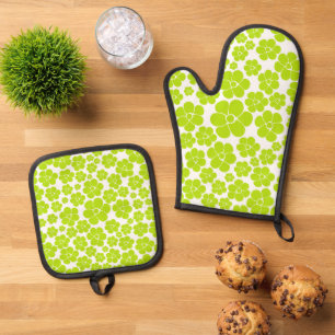 Flower Pattern in Lime Green and White  Oven Mitt & Pot Holder Set