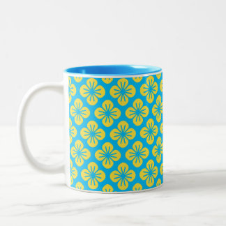 Flower Pattern in Yellow and Turquoise Two-Tone Coffee Mug