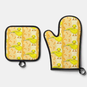 Flute Chick Pattern Oven Mitt & Pot Holder Set