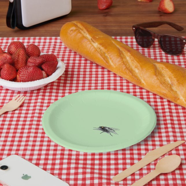 Fly Buddy green paper plates (Picnic)