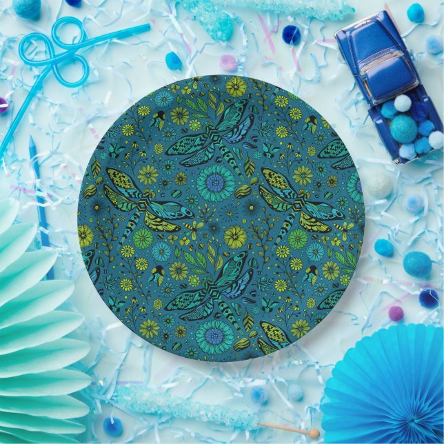 Fly, fly dragonfly on blue paper plate (Party)