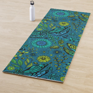 Fly, fly dragonfly on blue yoga mat