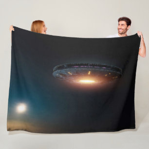 FLYING SAUCER FLEECE BLANKET