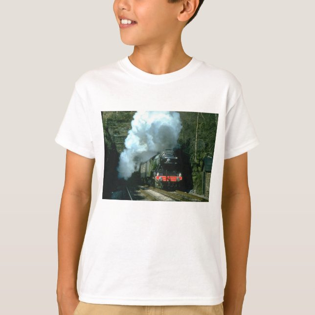 Flying Scotsman caught between tunnels at Barons W T-Shirt (Front)