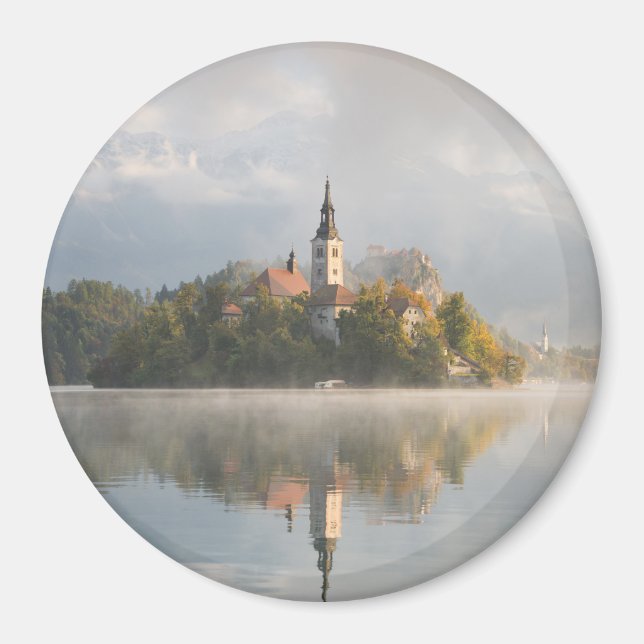 Foggy Bled Lake sunrise round magnet (Front)
